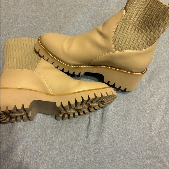 Coconuts by Matisse Cream Ankle Boots - Picture 3 of 5